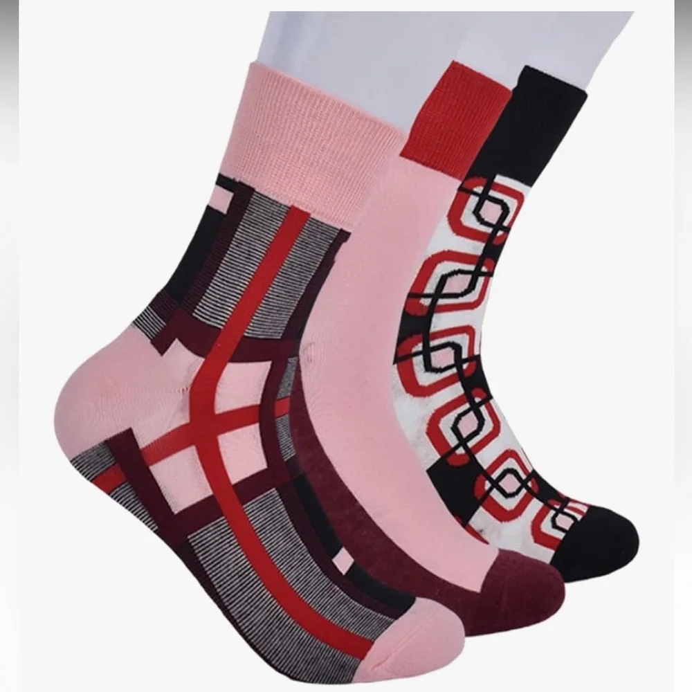 🆕 3 pairs Kate Spade Pink and Black Plaid Crew Socks